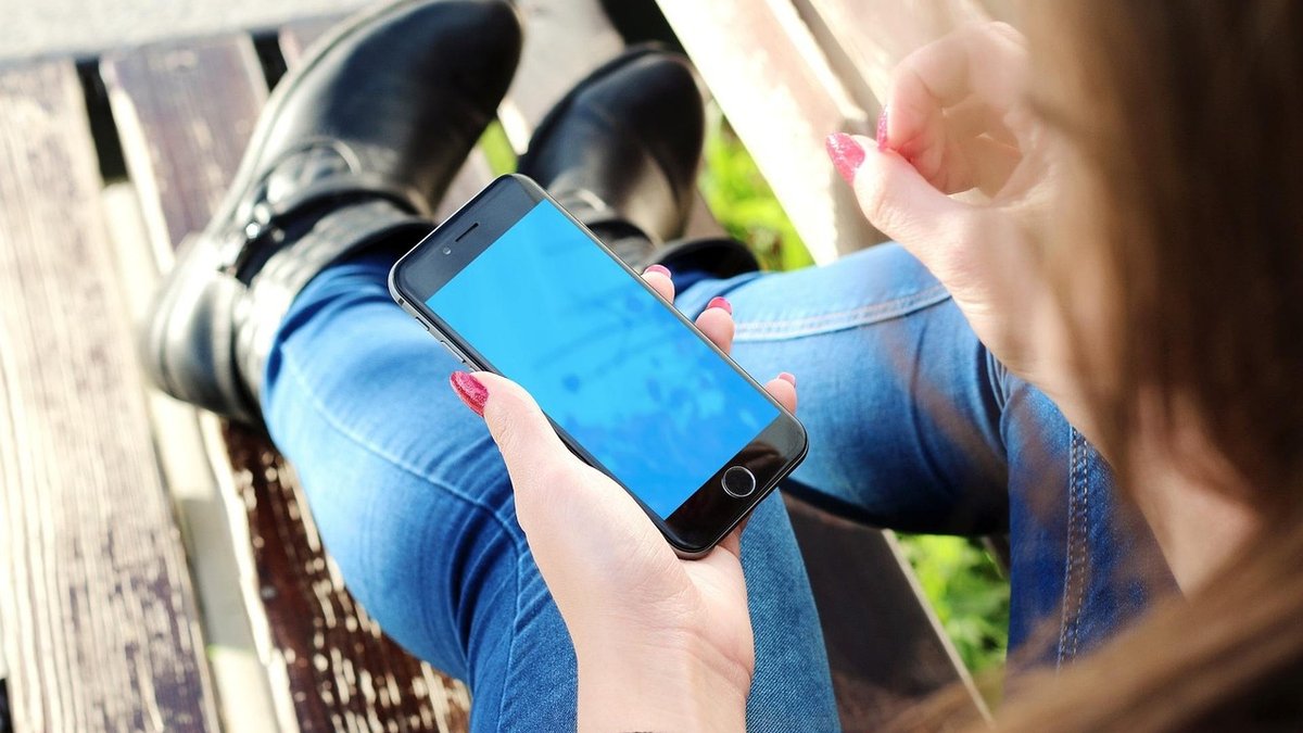 Ways to Cut Costs on International Calls from Home